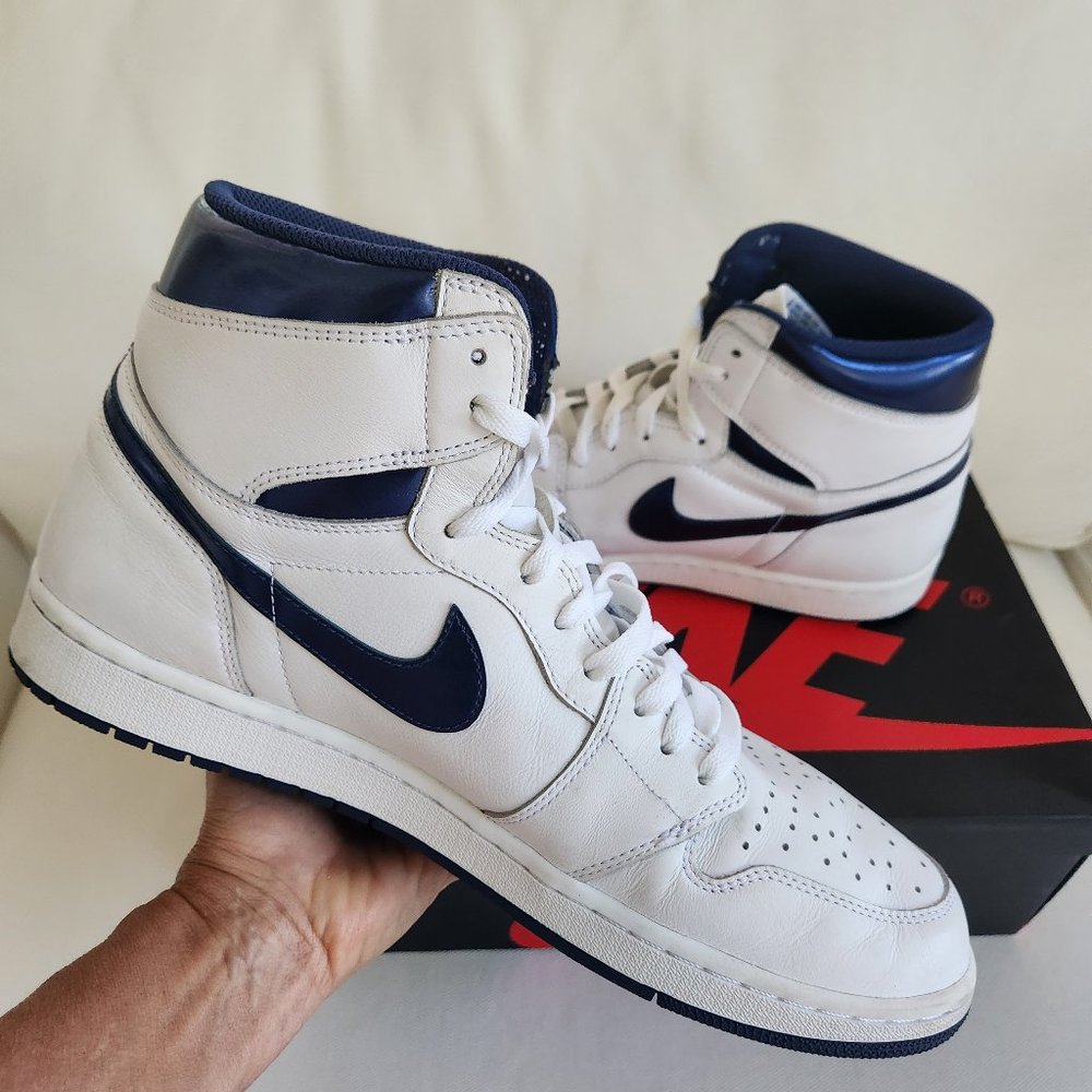 Air Jordan 1 Retro Shoes - High Size 13 Midnight Navy 555088-106 Pre-Owned